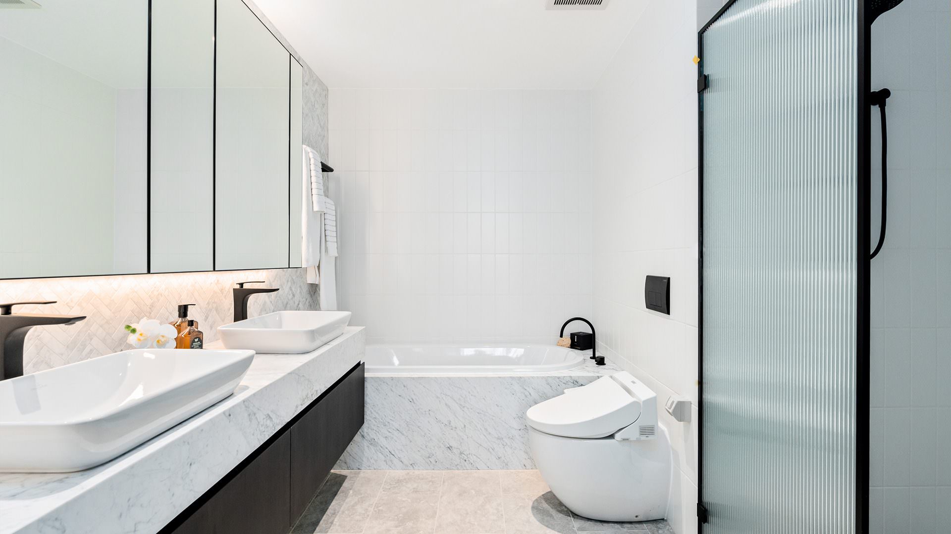 elena-penthouse-collection-bathroom-01